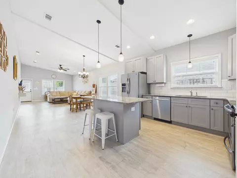 Kitchen - 4606 Range Rd, Niceville, FL 32578 photo 1 of 4