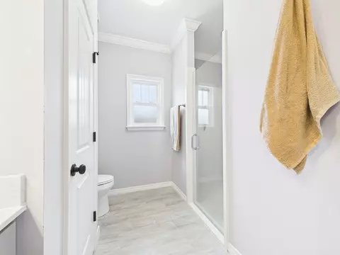 Bath - 4606 Range Rd, Niceville, FL 32578 photo 3 of 4