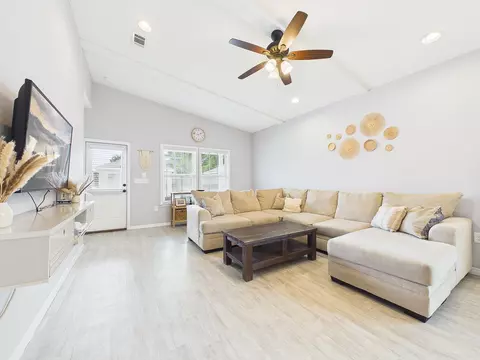 Living - 4606 Range Rd, Niceville, FL 32578 photo 1 of 1