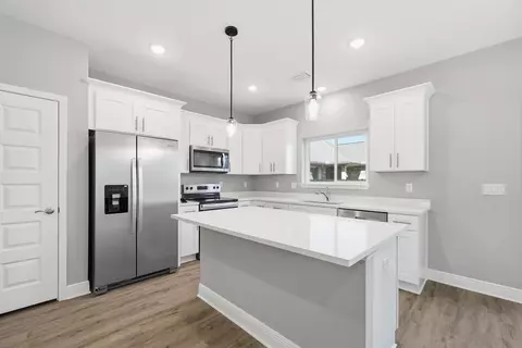 933 Kenzie Ln, Fort Walton Beach, FL 32547