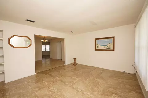 Living - 45 11th St, Shalimar, FL 32579 photo 4 of 8