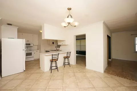 Kitchen - 45 11th St, Shalimar, FL 32579 photo 1 of 6