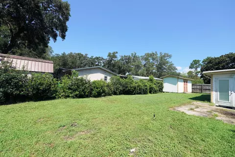 Exterior - 45 11th St, Shalimar, FL 32579 photo 5 of 8