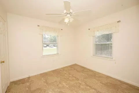Bedroom - 45 11th St, Shalimar, FL 32579 photo 3 of 4