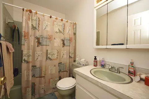 Bath - 45 11th St, Shalimar, FL 32579 photo 2 of 2