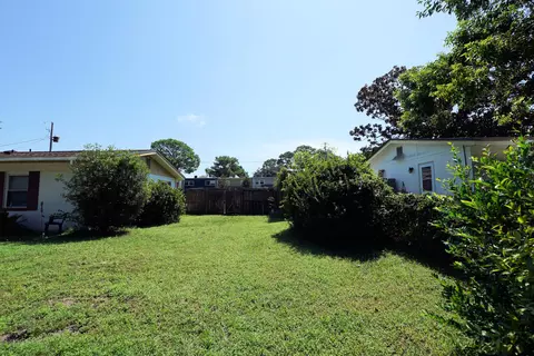 Exterior - 45 11th St, Shalimar, FL 32579 photo 7 of 8