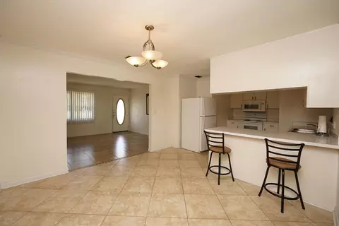 Dining - 45 11th St, Shalimar, FL 32579 photo 1 of 1