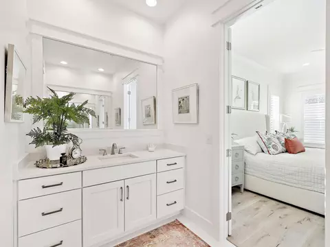 Bath - 39 W Firethorn Cir, Watersound, FL 32461 photo 4 of 5