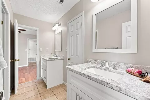Bath - 907 Pinellas Dr, Crestview, FL 32536 photo 4 of 6