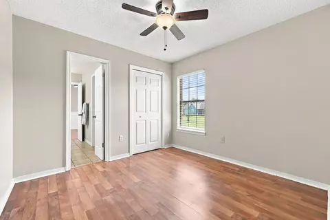 Bedroom - 907 Pinellas Dr, Crestview, FL 32536 photo 4 of 5