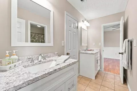 Bath - 907 Pinellas Dr, Crestview, FL 32536 photo 6 of 6