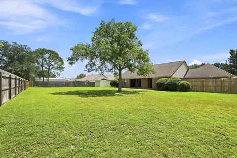 Exterior - 907 Pinellas Dr, Crestview, FL 32536 photo 4 of 8