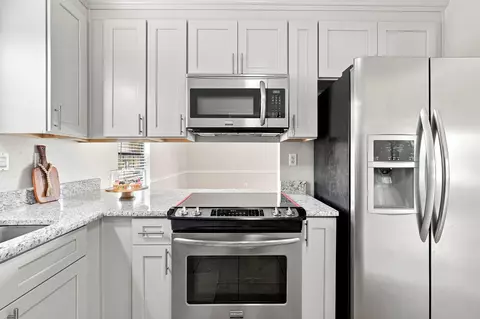 Kitchen - 907 Pinellas Dr, Crestview, FL 32536 photo 4 of 7