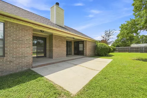 Exterior - 907 Pinellas Dr, Crestview, FL 32536 photo 8 of 8
