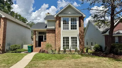 215 Parkwood Cir, Niceville, FL 32578