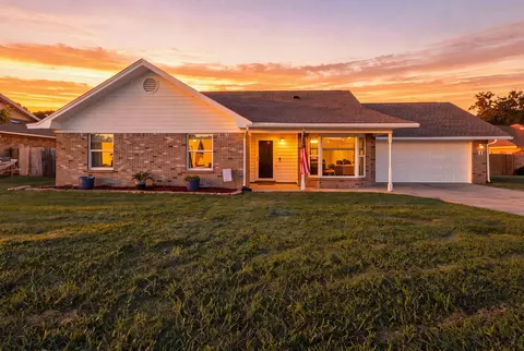 11 Tanglewood Cir, Fort Walton Beach, FL 32547