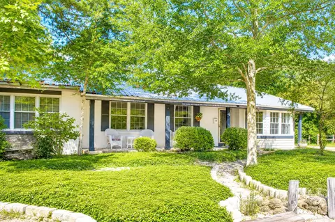 4 NE Bay Dr, Fort Walton Beach, FL 32548