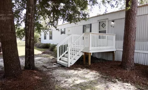 1819 Caswell Rd, Defuniak Springs, FL 32433