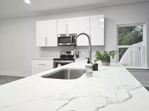 Kitchen - 4446 Antioch Rd, Crestview, FL 32536 photo 4 of 9