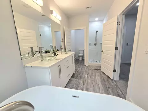 Bath - 4446 Antioch Rd, Crestview, FL 32536 photo 10 of 12