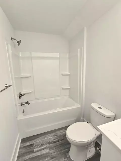 Bath - 4446 Antioch Rd, Crestview, FL 32536 photo 4 of 12