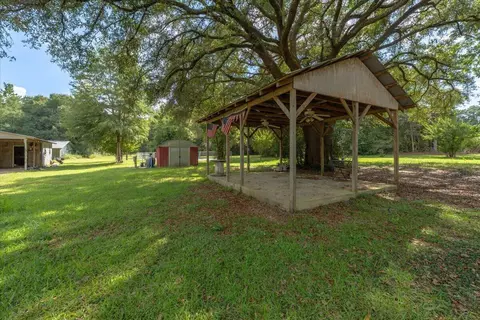 Exterior - 4568 Yellow Bluff Rd, Crestview, FL 32539 photo 6 of 20