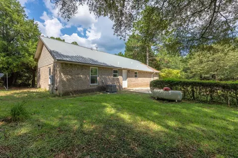 Exterior - 4568 Yellow Bluff Rd, Crestview, FL 32539 photo 8 of 20