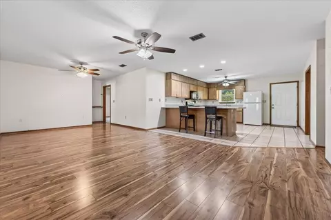 Living - 4568 Yellow Bluff Rd, Crestview, FL 32539 photo 1 of 4