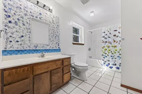 Bath - 4568 Yellow Bluff Rd, Crestview, FL 32539 photo 3 of 6