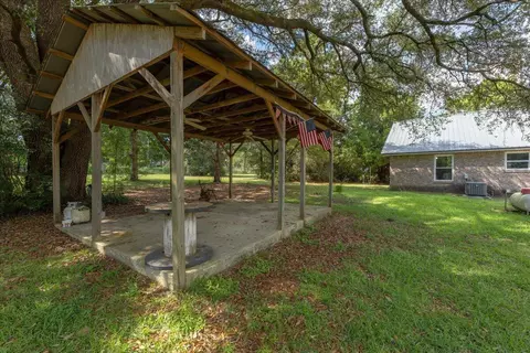 Exterior - 4568 Yellow Bluff Rd, Crestview, FL 32539 photo 7 of 20