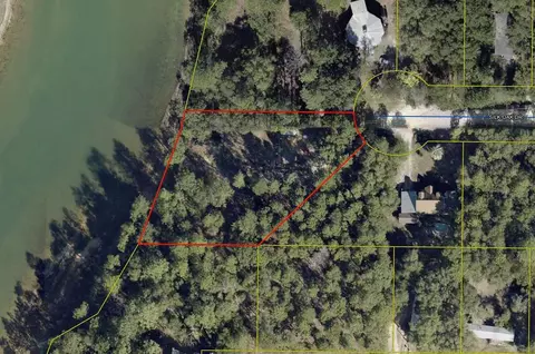 141 Silk Oak Dr, Defuniak Springs, FL 32433