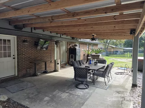 Exterior - 3080 Oak St, Crestview, FL 32539 photo 6 of 8