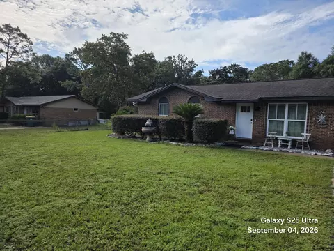 Exterior - 3080 Oak St, Crestview, FL 32539 photo 8 of 8
