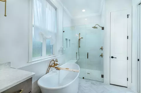 Bath - 33 Caymus Cv, Freeport, FL 32439 photo 1 of 4
