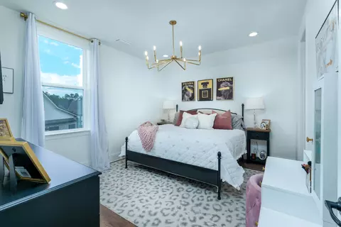 Bedroom - 33 Caymus Cv, Freeport, FL 32439 photo 5 of 5