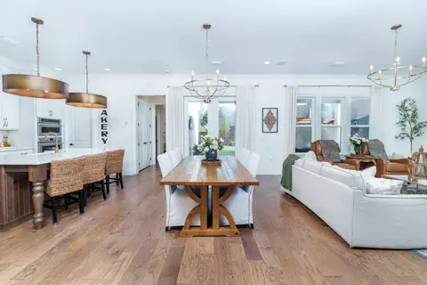 Dining - 33 Caymus Cv, Freeport, FL 32439 photo 1 of 3