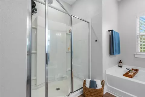 Bath - 5709 Danbury Blvd, Pace, FL 32571 photo 4 of 4