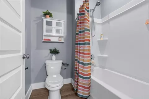 Bath - 5709 Danbury Blvd, Pace, FL 32571 photo 2 of 4
