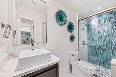 Bath - 109 Durango Rd, Destin, FL 32541 photo 4 of 4