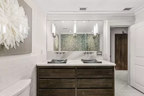 Bath - 109 Durango Rd, Destin, FL 32541 photo 1 of 4