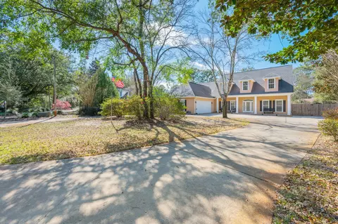 Exterior - 19 Lanman Rd, Niceville, FL 32578 photo 3 of 7