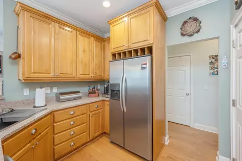 Kitchen - 19 Lanman Rd, Niceville, FL 32578 photo 2 of 2