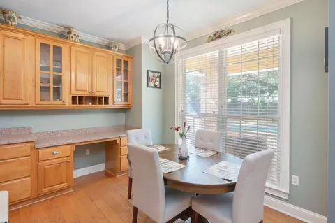 Dining - 19 Lanman Rd, Niceville, FL 32578 photo 1 of 3
