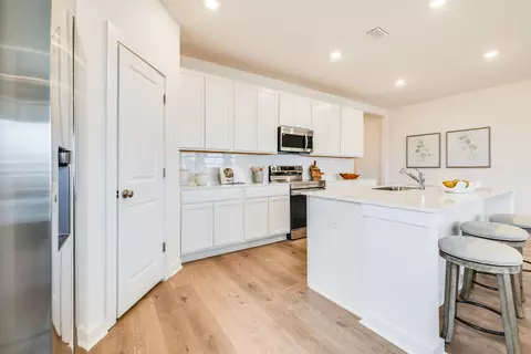 Kitchen - 60 Old Bridge Rd #HS D2, Freeport, FL 32439 photo 1 of 5