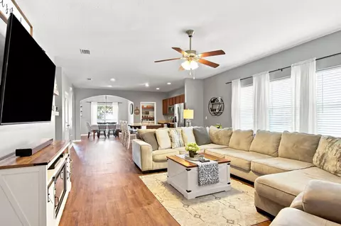 Living - 209 Nelly St, Freeport, FL 32439 photo 2 of 3