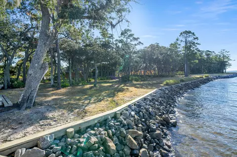 Exterior - 209 Nelly St, Freeport, FL 32439 photo 14 of 15