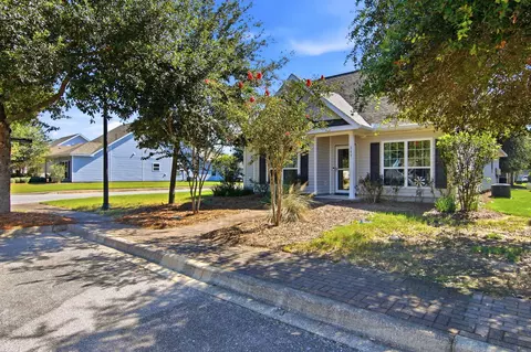 Exterior - 209 Nelly St, Freeport, FL 32439 photo 3 of 15