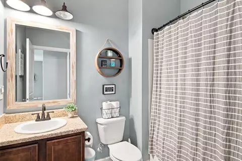 Bath - 209 Nelly St, Freeport, FL 32439 photo 2 of 2