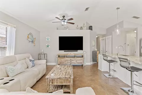 Living - 307 Sandy Cay Dr, Miramar Beach, FL 32550 photo 2 of 3