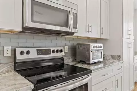 Kitchen - 307 Sandy Cay Dr, Miramar Beach, FL 32550 photo 6 of 7